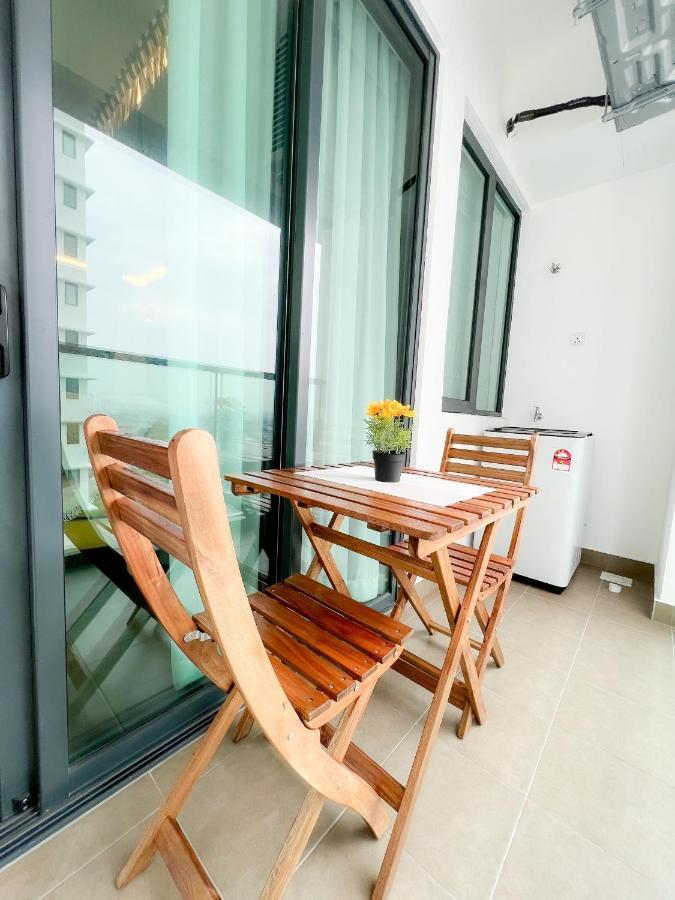 Aurora Vista Homestay Bangi At Vista Bangi With Wifi Netflix Gym Sauna Coway Swimming Pool-River View カジャン エクステリア 写真